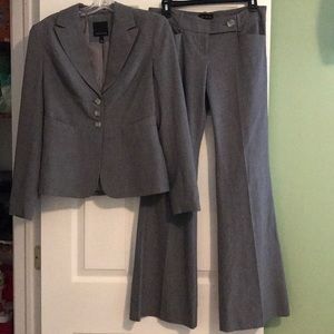 The Limited Women’s three piece suit size 4/2